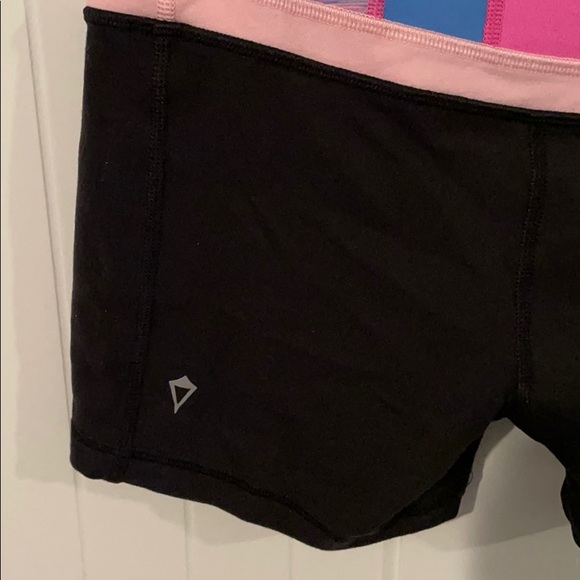 Ivivva Girls 12 Reversible Yoga Shorts Black Lulu - Picture 5 of 9